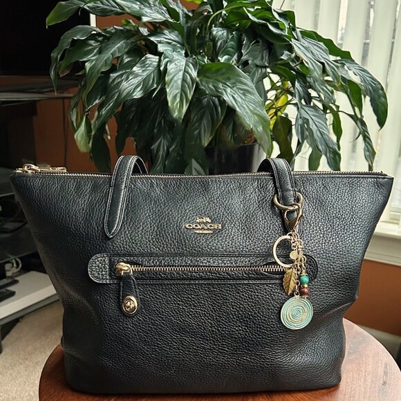 New SPIRAL Bag Charm Verdigris Green Gold Tone ୭ - Picture 4 of 7